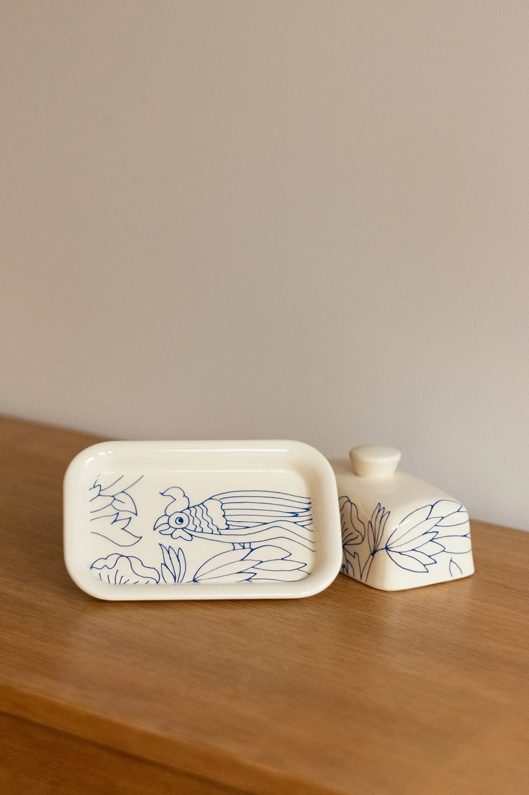 Butter dish